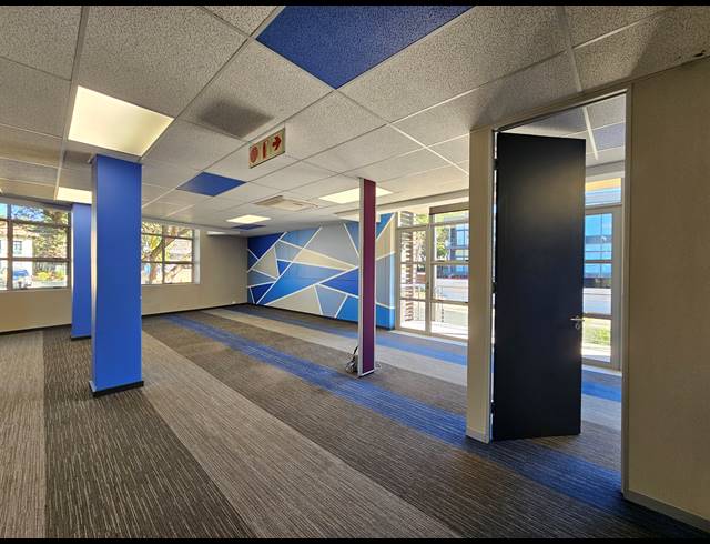 358M² OFFICE TO LET IN BRYANSTON